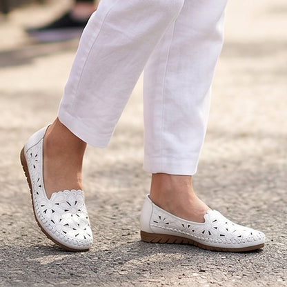 🌸 Virágmintás nyári lapos cipő – áttört, lélegző, hűsítő. Tökéletes a forró napokra! ☀️👡