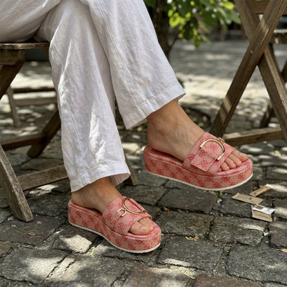 👡 Stílusos geometrikus slip-on szandál – szőtt textúra, arany díszítés, utánvéttel