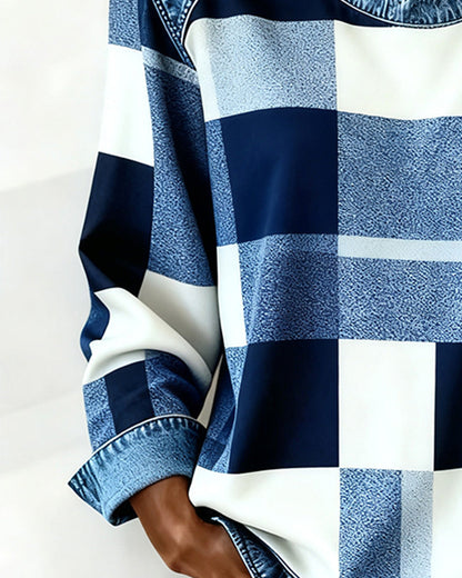 Kockás, patchwork mintás, kontrasztos színű pulóver