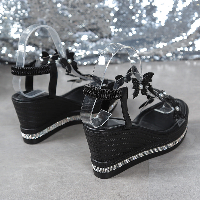 🦋 Csillogó pillangós nyitott orrú szandál – Ragyogj, mint egy nyári álom! ✨👡