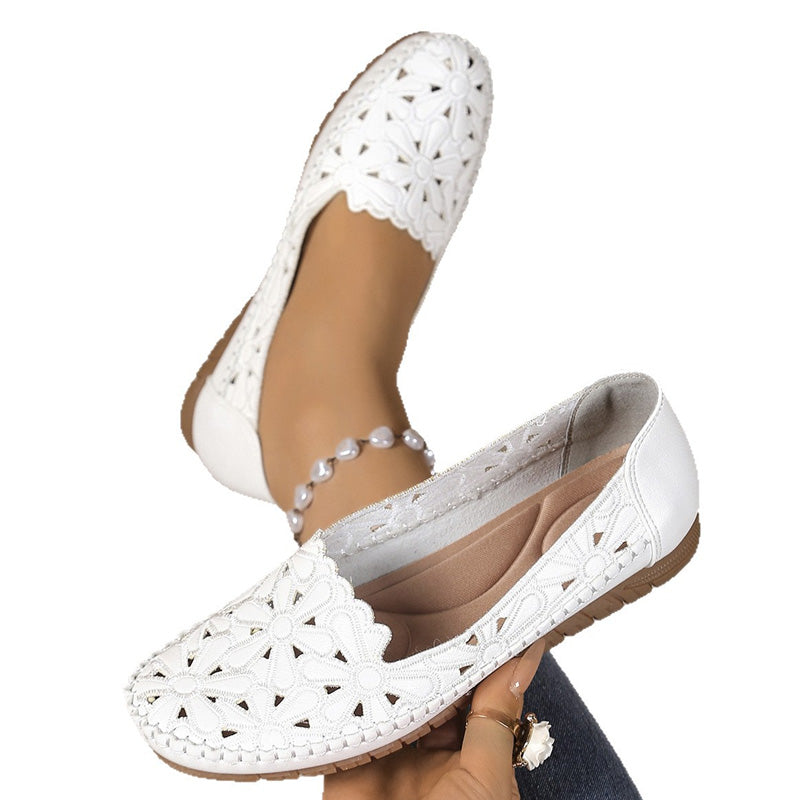 🌸 Virágmintás nyári lapos cipő – áttört, lélegző, hűsítő. Tökéletes a forró napokra! ☀️👡