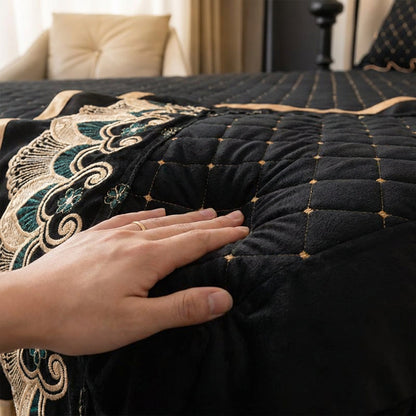 ✨ Rózsás Szegélyű Ágynemű Szoknya – Elegancia és Kényelem Egyben! 🛏️🌸