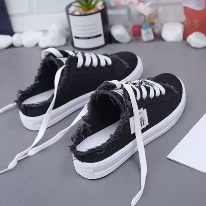👟☀️ Női farmer slip-on papucs – Kényelmes talp, laza stílus. Nyárra készülve! 🥰