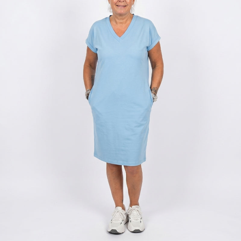 👗 Női alkalmi V-nyakú rövid ujjú pólóruha – sportos elegancia minden napra